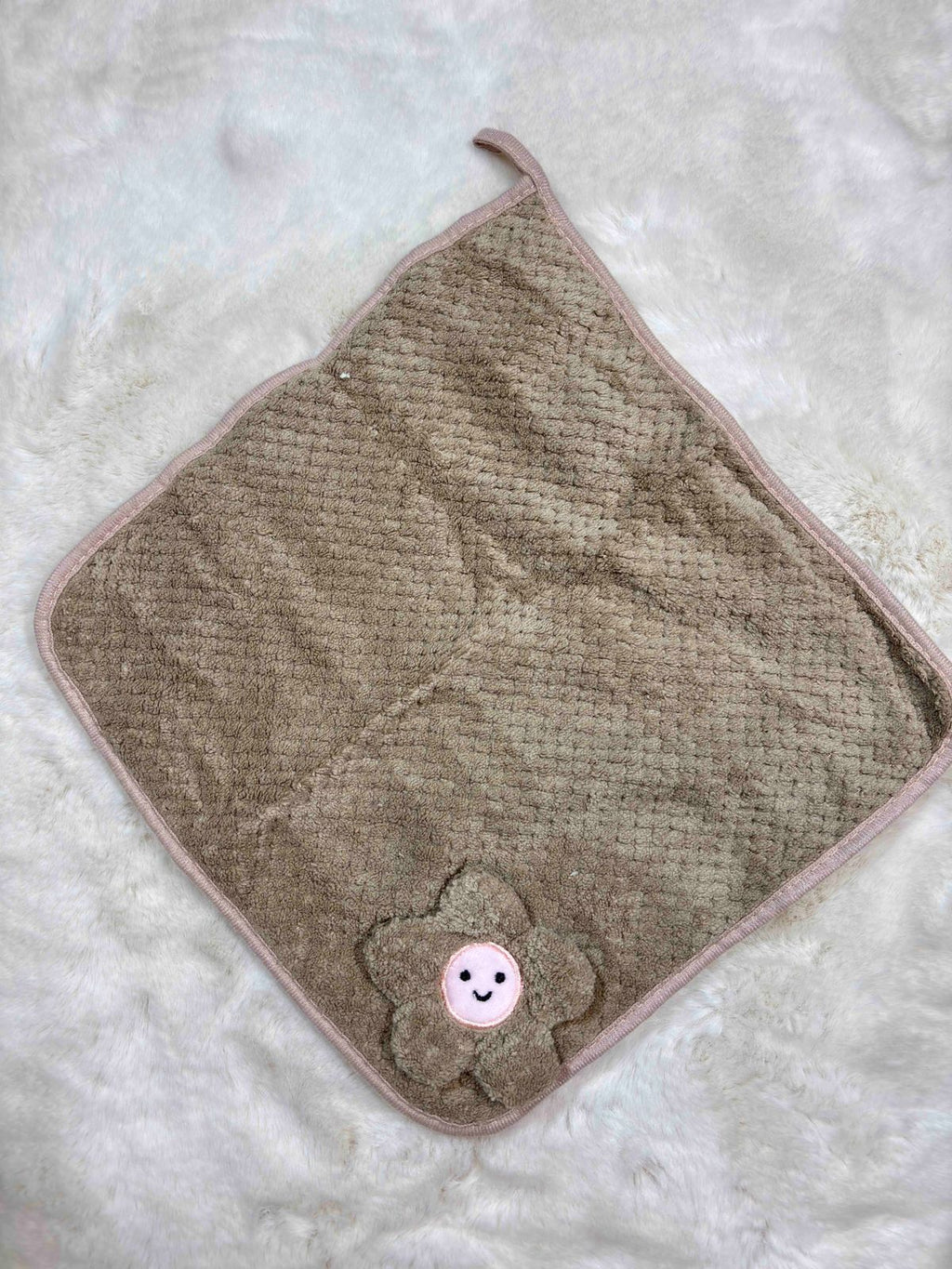 handkerchief-solid-14-02-25