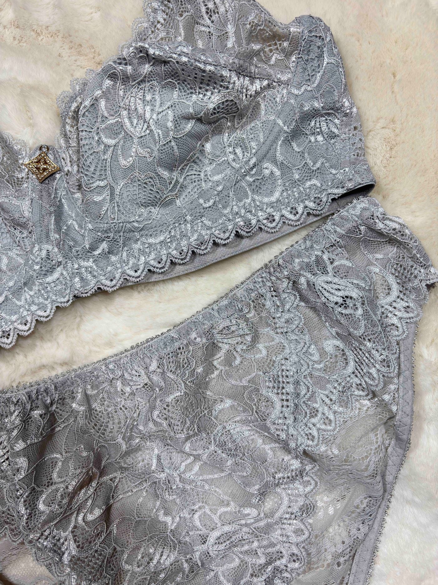 Alies Bra Panty Set Full Coverage Non Padded Non Wired Solid 21/02/26