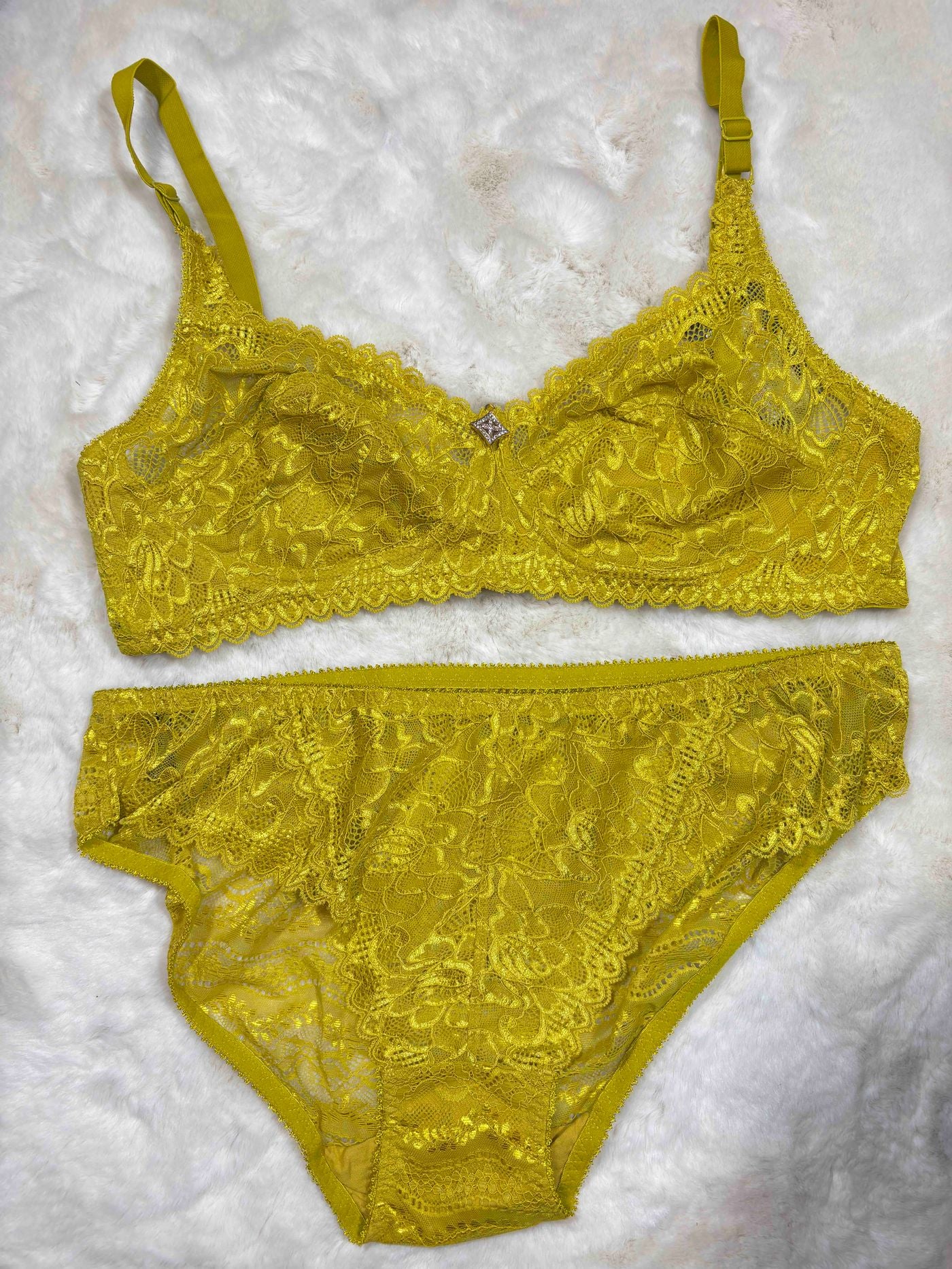Alies Bra Panty Set Full Coverage Non Padded Non Wired Solid 21/02/26