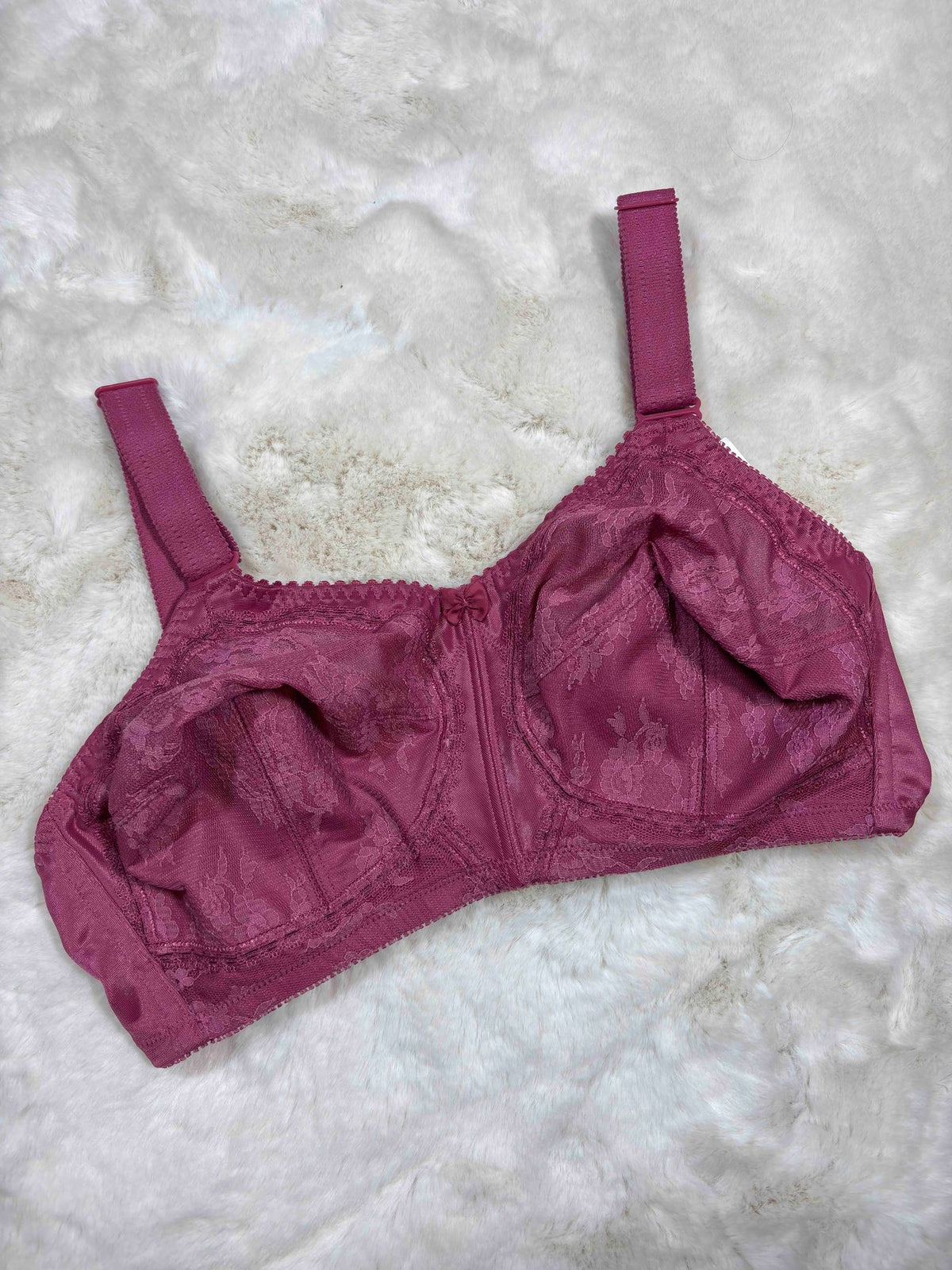 Triumph Minimizer Bra Full Coverage Non Padded Non Wired Solid 32D-40D 05/04/26