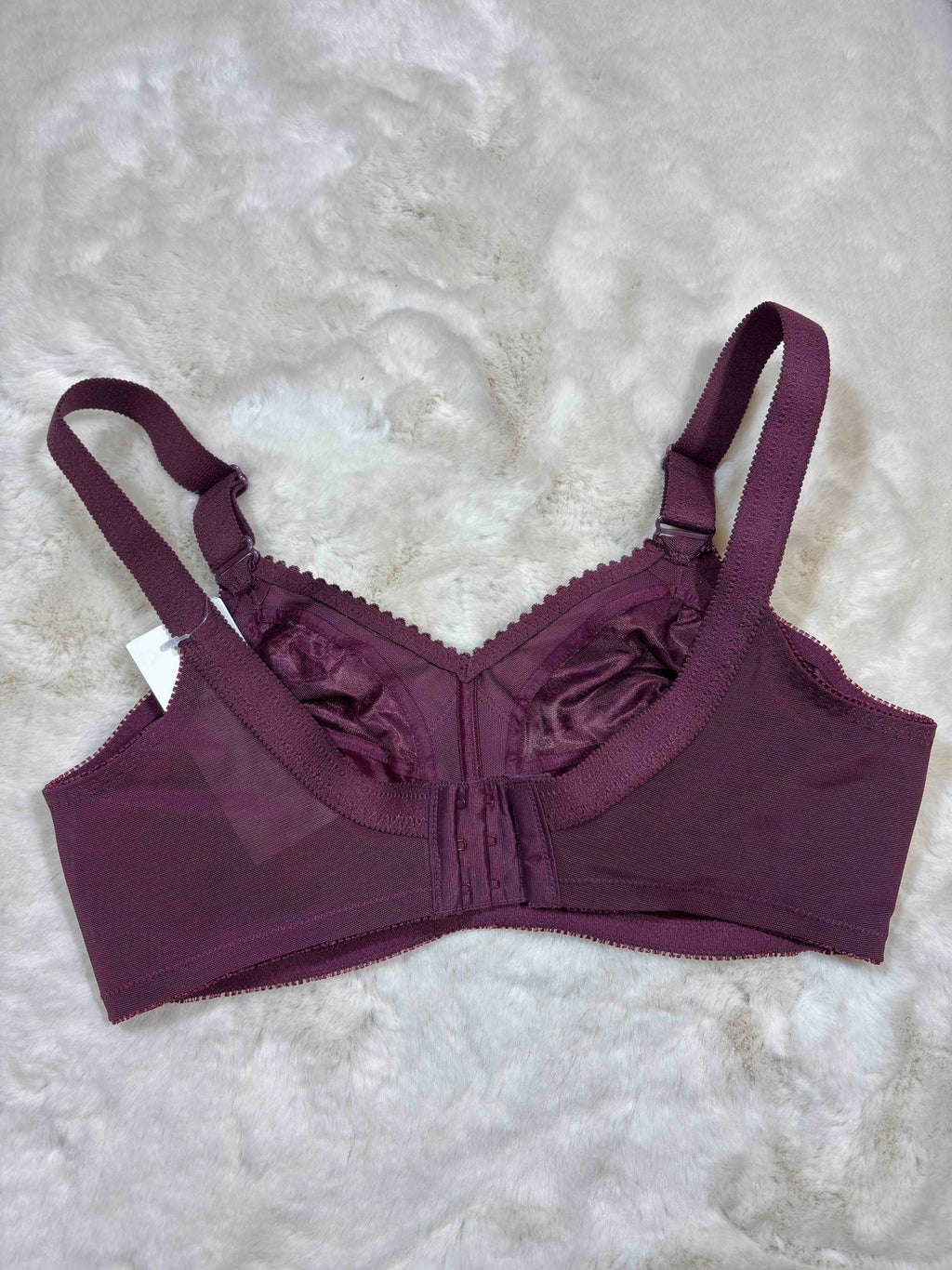 Triumph Minimizer Bra Full Coverage Non Padded Non Wired Solid 32D-40D 05/04/26
