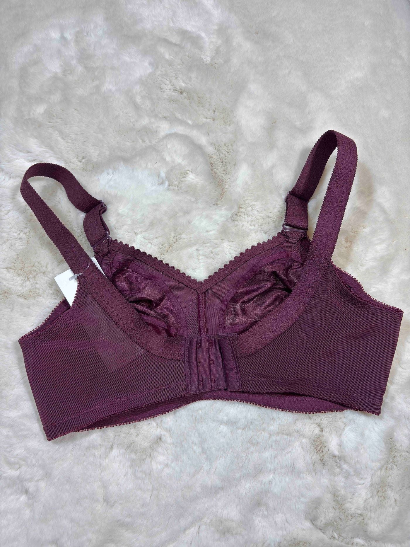 Triumph Minimizer Bra Full Coverage Non Padded Non Wired Solid 32D-40D 05/04/26