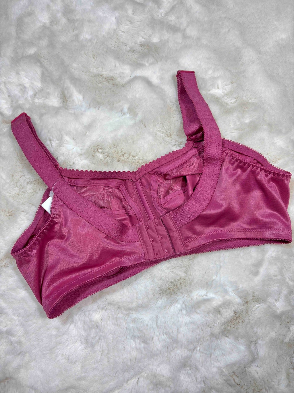 Triumph Minimizer Bra Full Coverage Non Padded Non Wired Solid 32D-40D 05/04/26