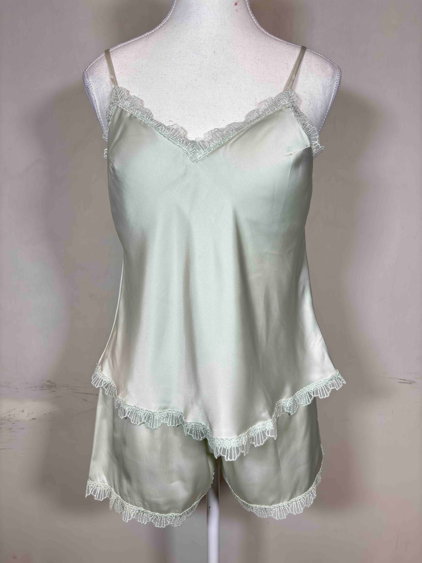 Fu Ni Fang Fancy Lingerie Sleeveless Shorts Non Padded Solid Freesize 022330 23/09/25