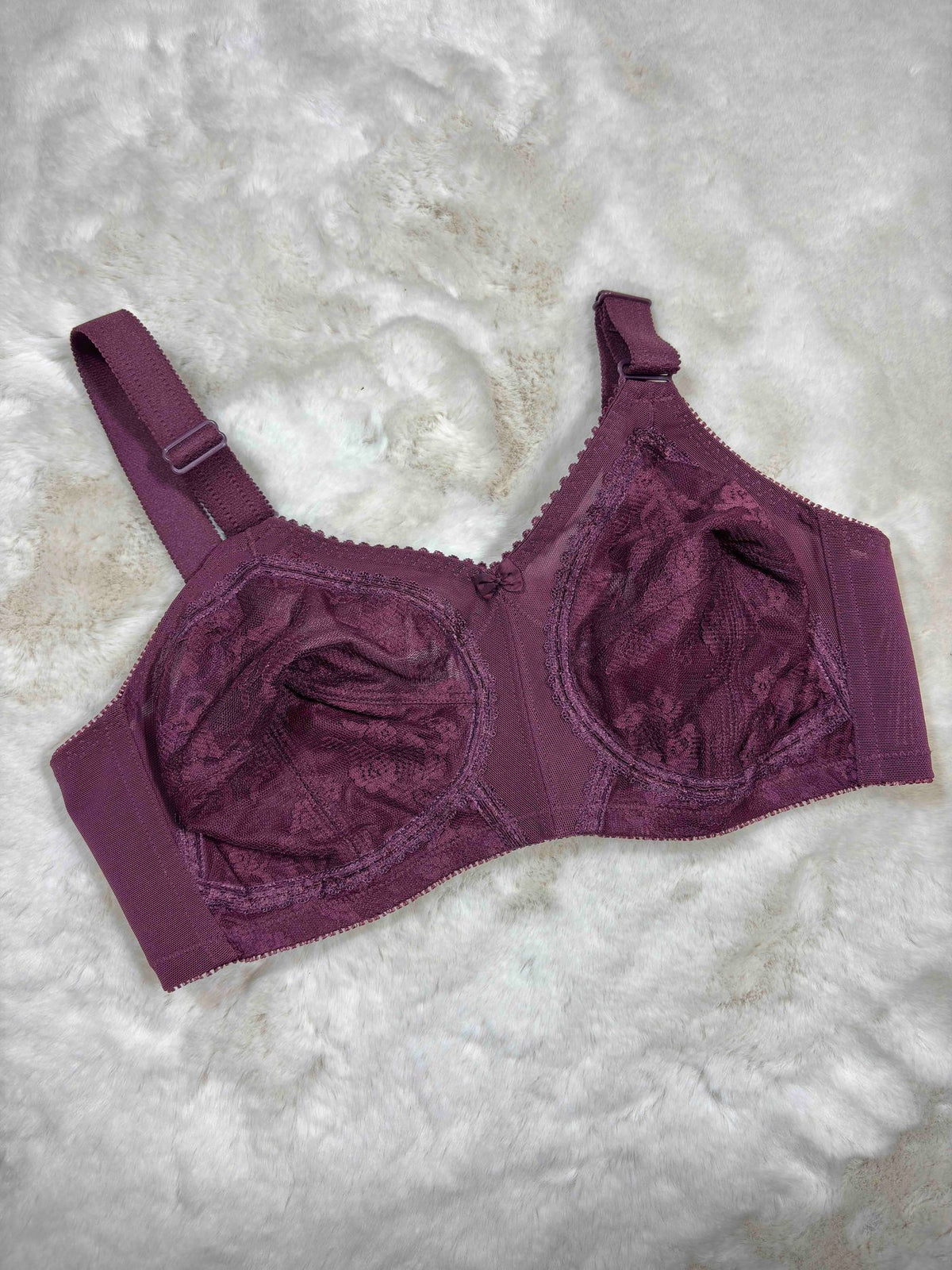 Triumph Minimizer Bra Full Coverage Non Padded Non Wired Solid 32D-40D 05/04/26