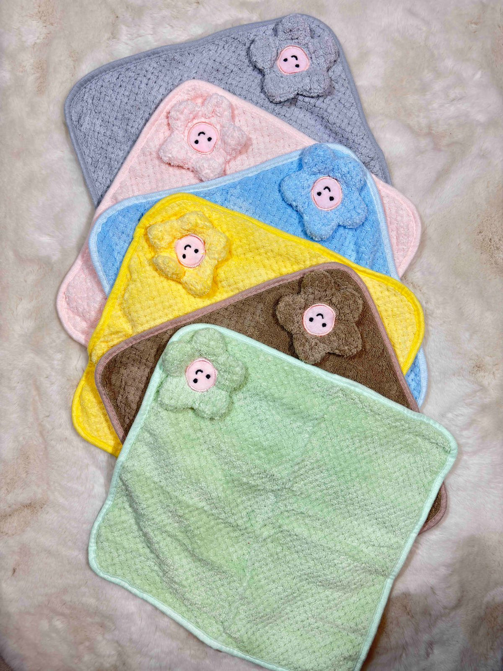 handkerchief-solid-14-02-25