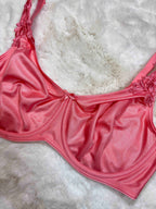 Triumph Minimizer Bra Full Coverage Non Padded Wired Solid 32D-40D 05/04/26