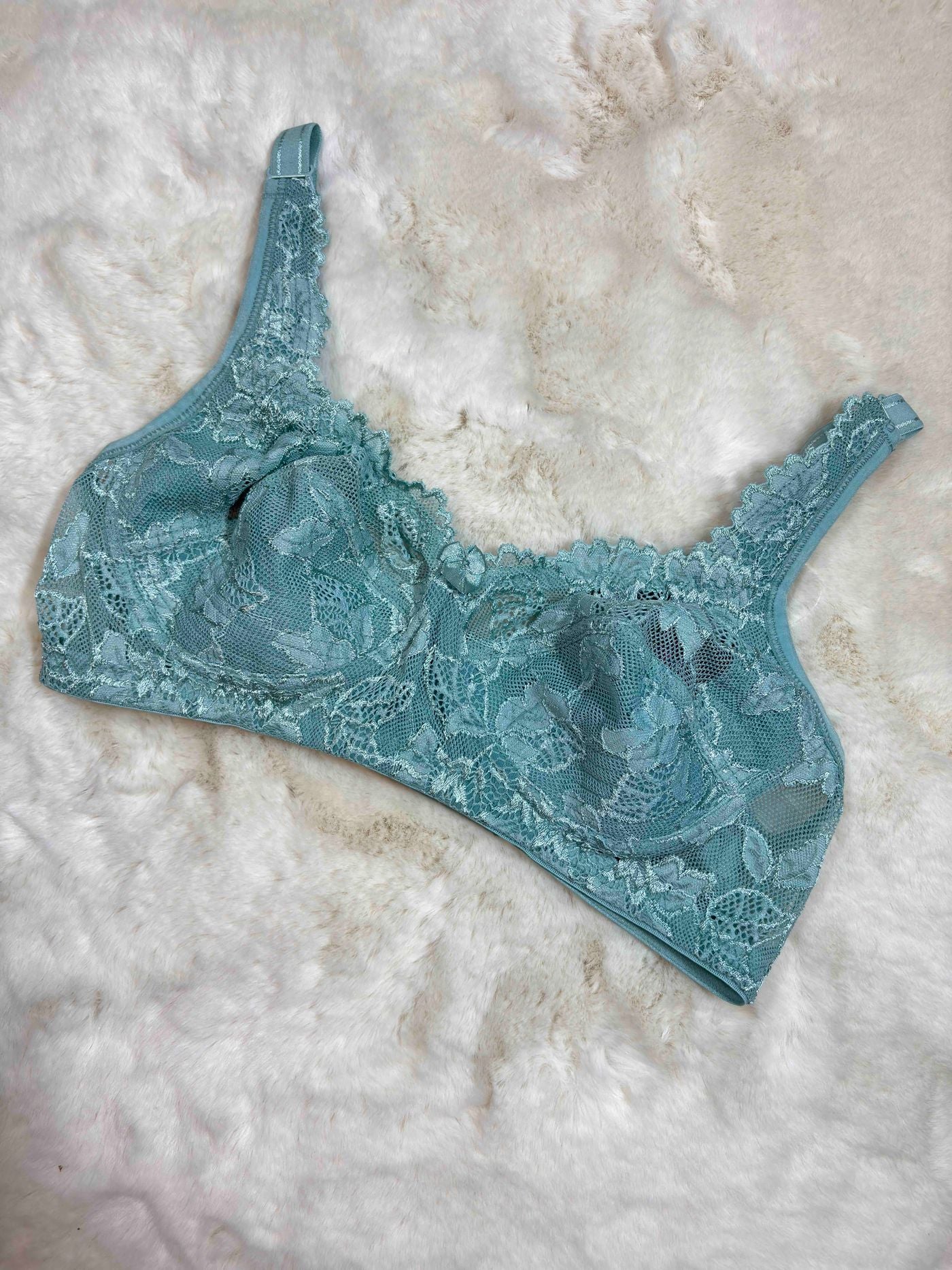 Alies Minimizer Full Coverage Non Padded Non Wired Solid S-3XL 08/02/26