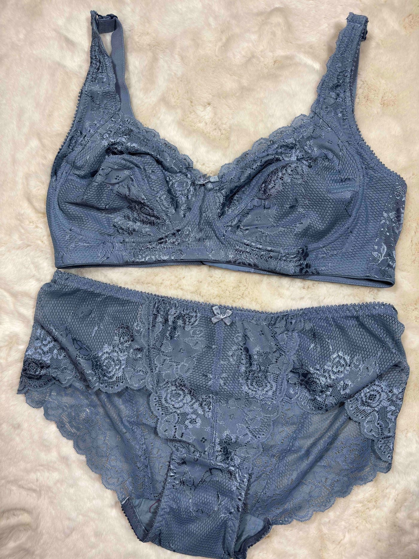 Alies Bra Panty Set Full Coverage Non Padded Non Wired Solid 21/02/26