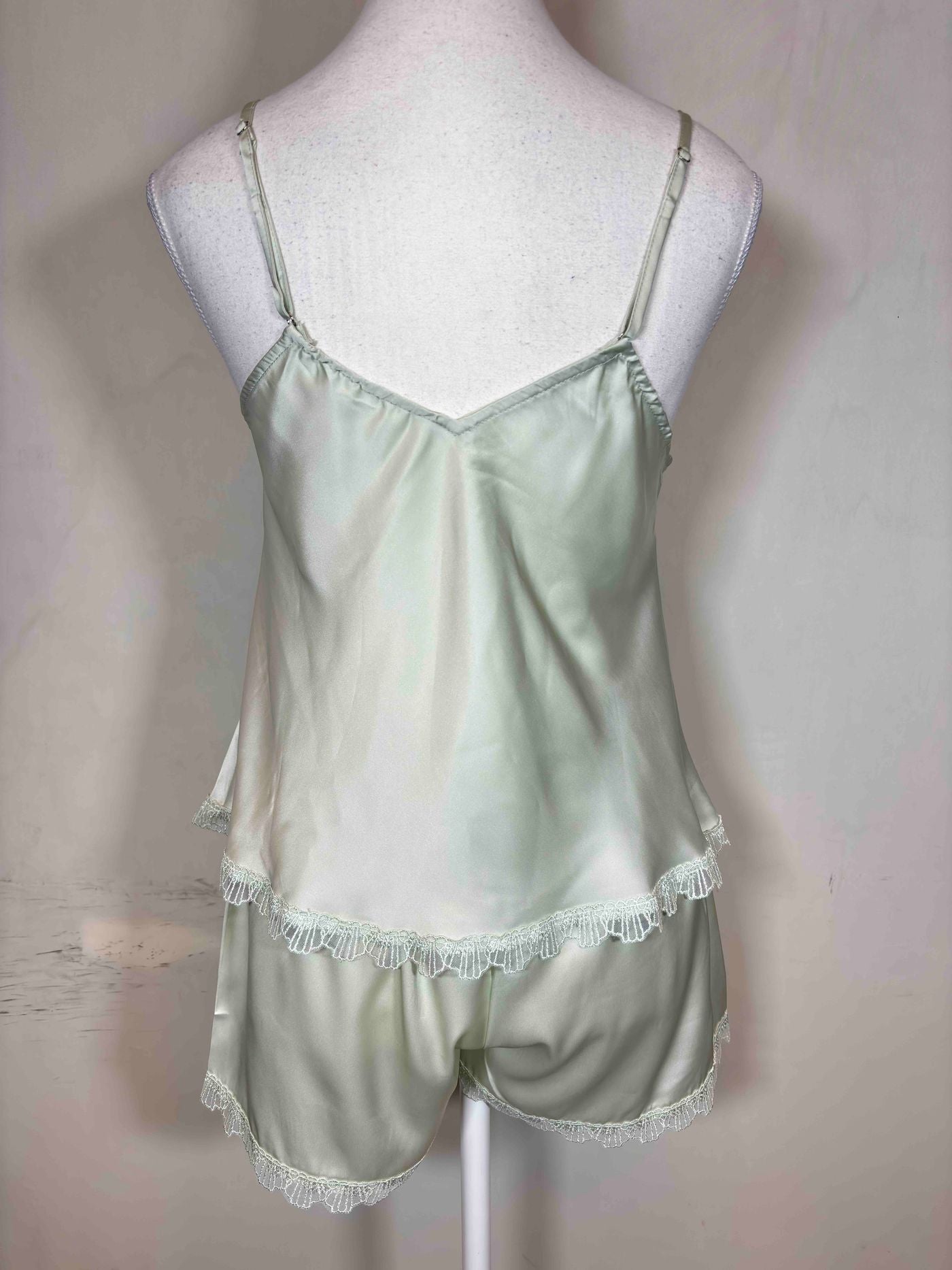 Fu Ni Fang Fancy Lingerie Sleeveless Shorts Non Padded Solid Freesize 022330 23/09/25