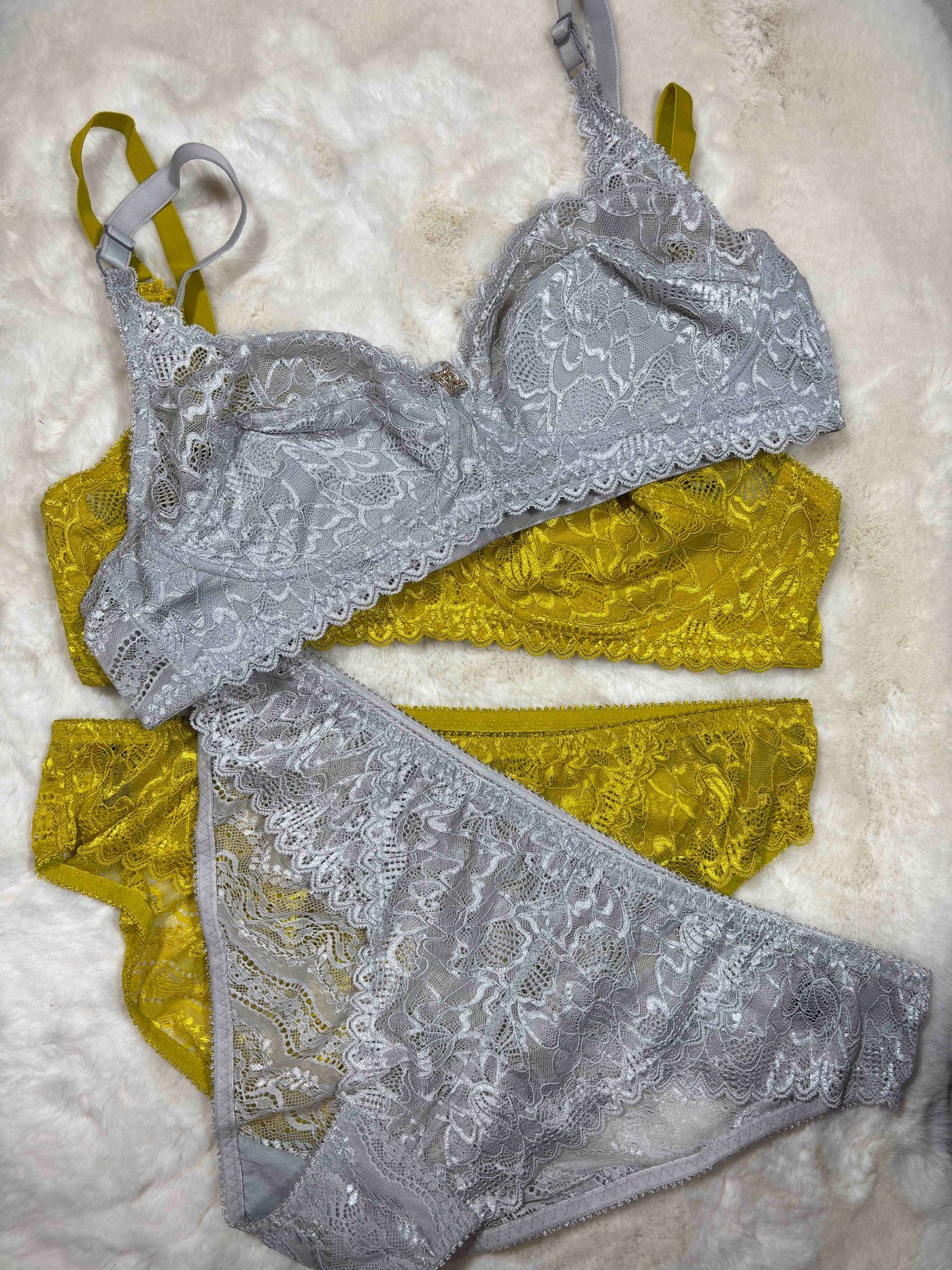 Alies Bra Panty Set Full Coverage Non Padded Non Wired Solid 21/02/26